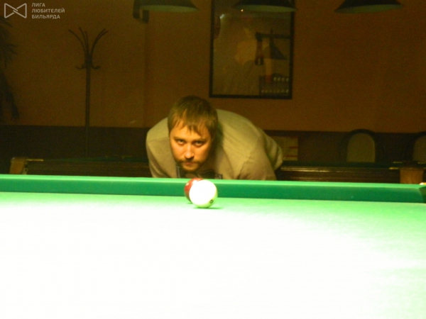 Илья Данилов выцеливал каждый шар